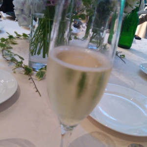 乾杯のときのシャンパン|550267さんのラ・メゾン・ド・ブランシュ(旧:チャペルブランシュ)の写真(918613)