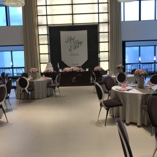 天井が高く広いです！