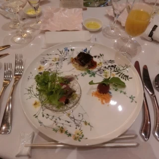 15000円コース1つ目の料理です