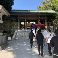 神社内まで参進します