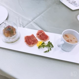 試食会、前菜。