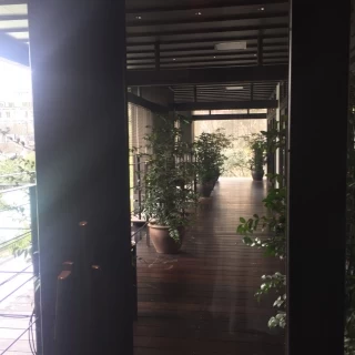 披露宴会場からテラスにに出られる。