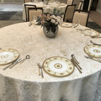 披露宴会場のテーブル、装花