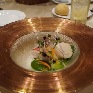金目鯛とホタテ貝柱のポシェ