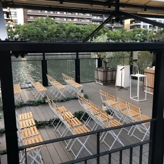 挙式会場。始まると動きました！