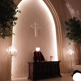 祭壇前