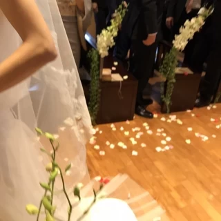 退場時。フラワーシャワーをしてもらいました。