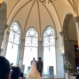 光が差し込むチャペル