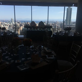 逆光で見えにくいですが、披露宴会場からの神戸の景色です。
