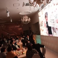 大きなLEDビジョンが付いています