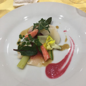 魚介のサラダ仕立て
赤カブと山葵のソース|551199さんのLa Mariee Castellino（ラマリエカステッリーノ）の写真(924595)