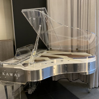 ヨシキのピアノが印象的。