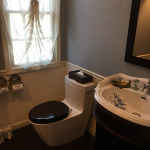 プライズルームのトイレもきれい。|551320さんのアルバート邸の写真(935399)