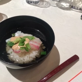 鯛のお茶漬け。ドレスを着ていてもさらさらと食べられました
