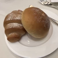 試食メニューのパン