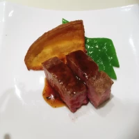 お肉が柔らかくて、お芋は少し甘めで風味が閉じ込められてて美味