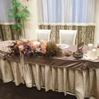 2つ目会場。豪華な雰囲気のある新郎新婦座席です。