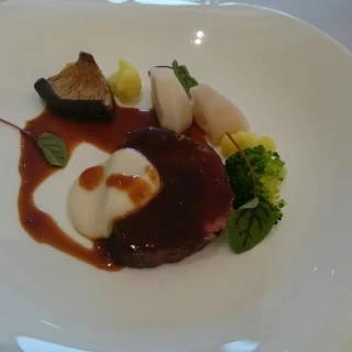 お肉柔らかくて、ソースがおいしい。
