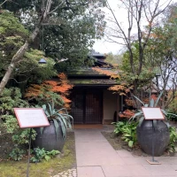 待合室につながる貸し切り母屋