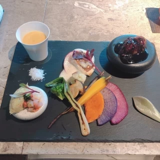 試食はこれプラスパンとデザートもついてました。