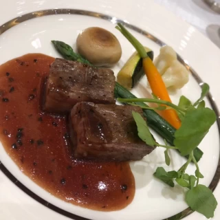 肉料理です。