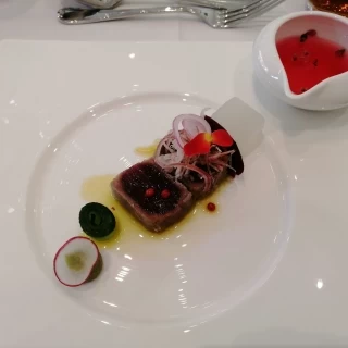 ソースをかけるタイプのお料理で美味しかったです