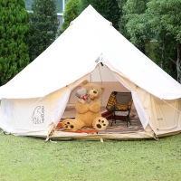 庭に張らせてもらったテント。