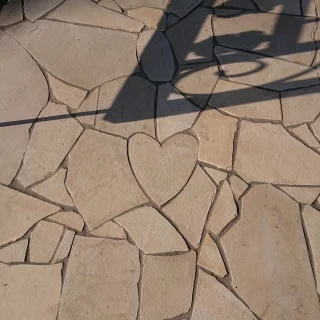 ハートの石タイル