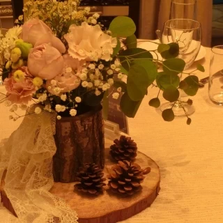 ナチュラルな雰囲気の装花も会場に合っていました。