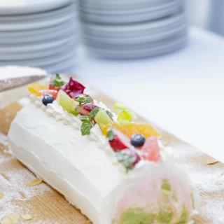 ケーキカットはありんこロールにしました