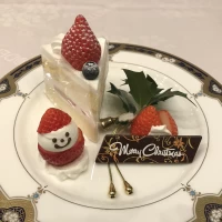 試食のケーキ。飽きが来ない上品な甘さ。