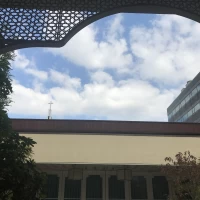 名駅なので、ガーデンからビルが見えますがこの程度です。