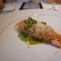 お魚料理は海老にしました