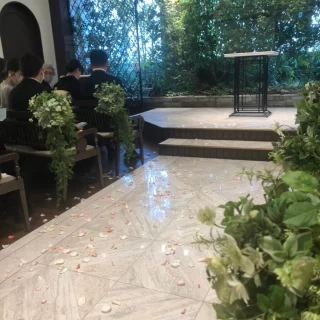 緑がふんだんに使用されておりナチュラルな雰囲気でした。