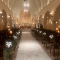 1番奥の席からでも新郎新婦がみえます