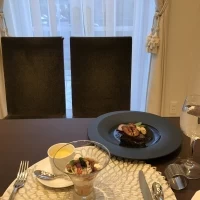 メインだけでなくスープなども試食できます。