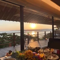 海が一面に広がっています