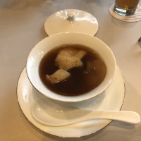 フカヒレのスープは具もたくさん入ってて美味でした。