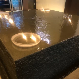 入ってすぐにある、噴水？です。