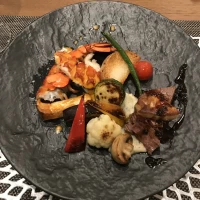 お魚料理とお肉料理をワンプレートで試食させていただきました