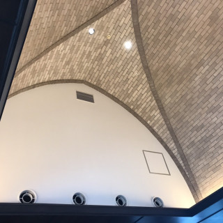 チャペル奥レンガの天井