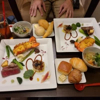 披露宴後温かい料理を出していただけます！