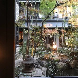 中庭。待合室・披露宴会場から見えます。
