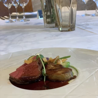 柔らかくてジューシーなお肉料理