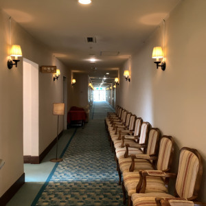 ホテル客室前の廊下、プライズルームはスイートルーム|553419さんのGAMAGORI CLASSIC HOTEL（蒲郡クラシックホテル）の写真(1025629)