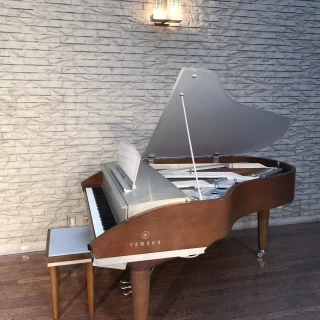 チャペルにあるピアノ