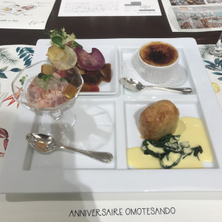 アニヴェルセルの定番、パイ包は可愛いし美味しいです