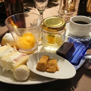 ガーデンでデザートビュッフェが開催されてました