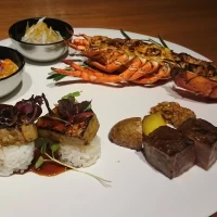 試食のホアグラのお寿司は珍しくておいしかったです