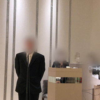 乾杯の挨拶をしています。